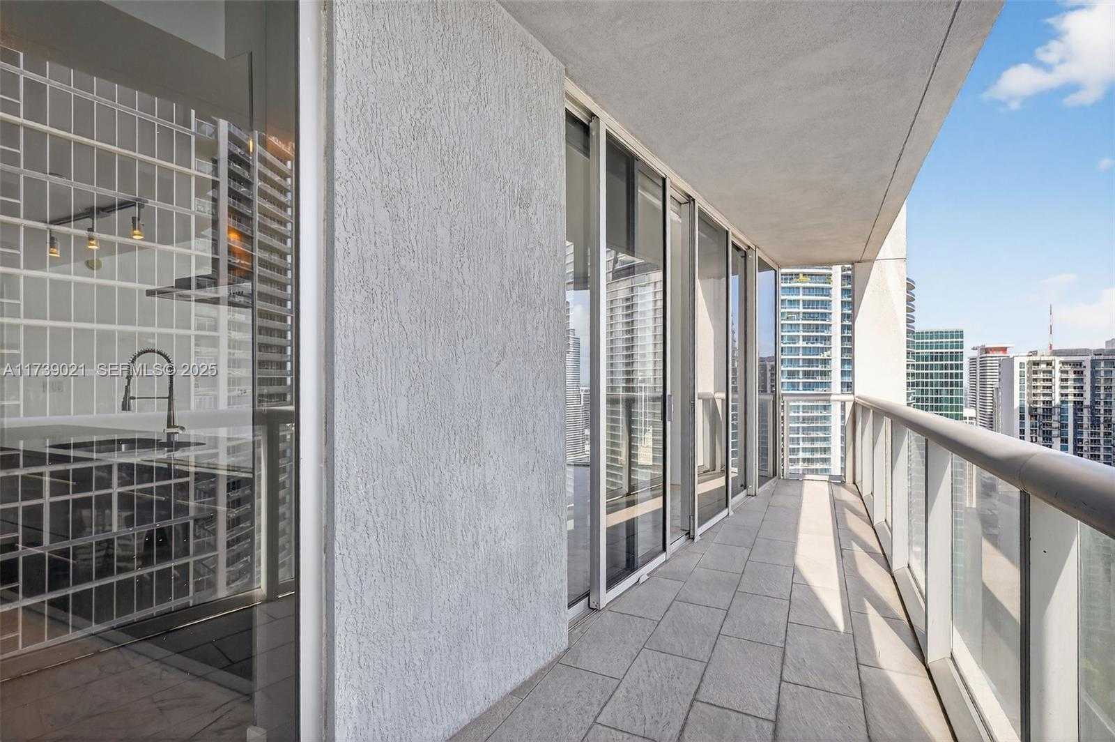 Small Image of 485 BRICKELL AVE #4402, Miami Number 27
