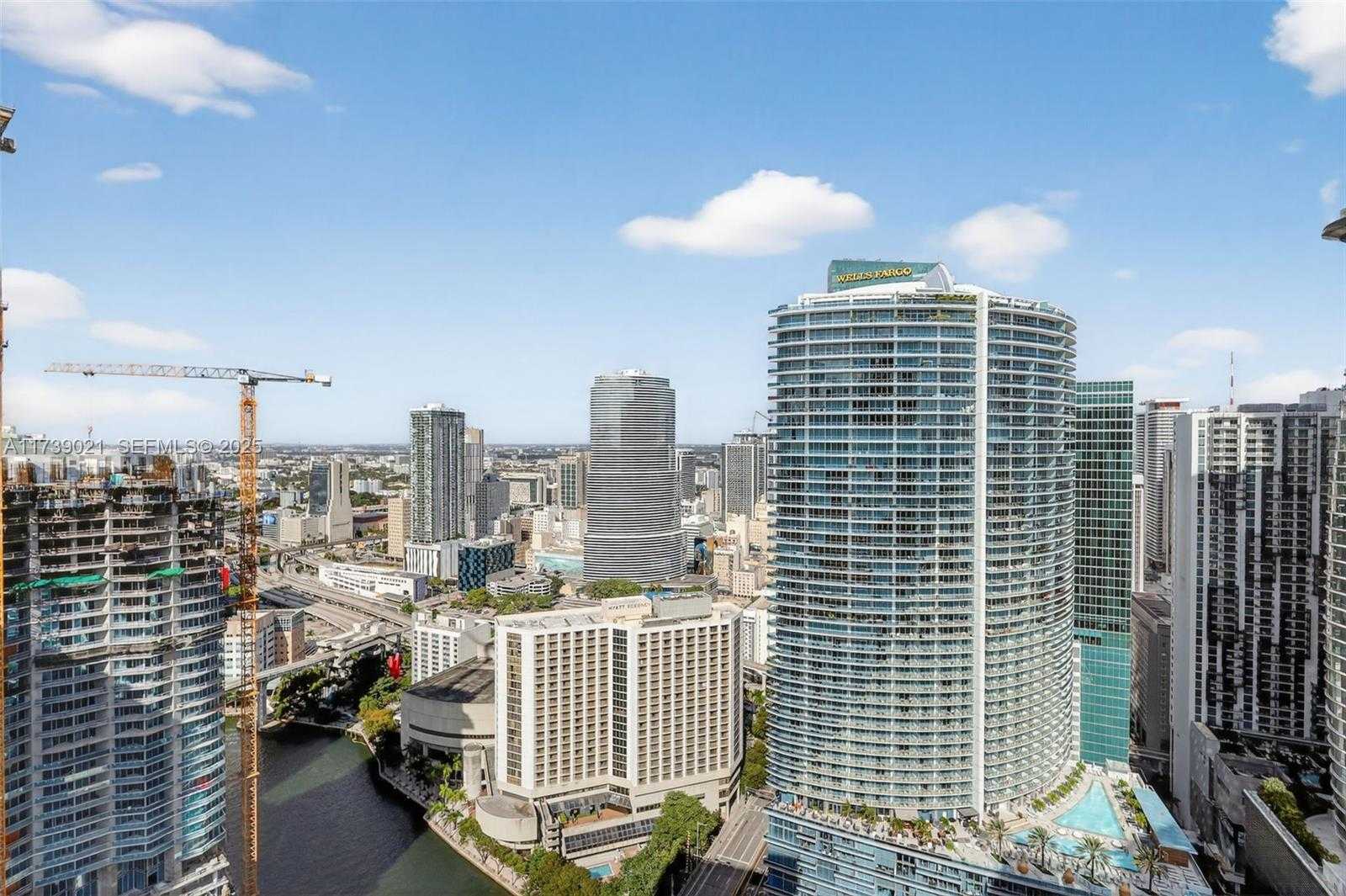 Small Image of 485 BRICKELL AVE #4402, Miami Number 32