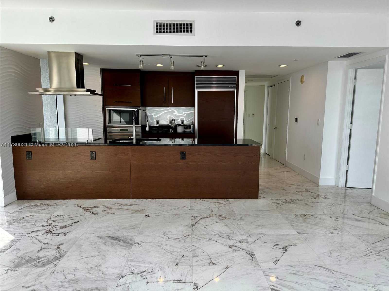 Small Image of 485 BRICKELL AVE #4402, Miami Number 4