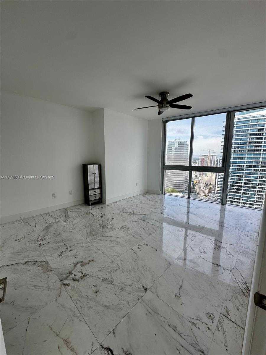 Small Image of 485 BRICKELL AVE #4402, Miami Number 6