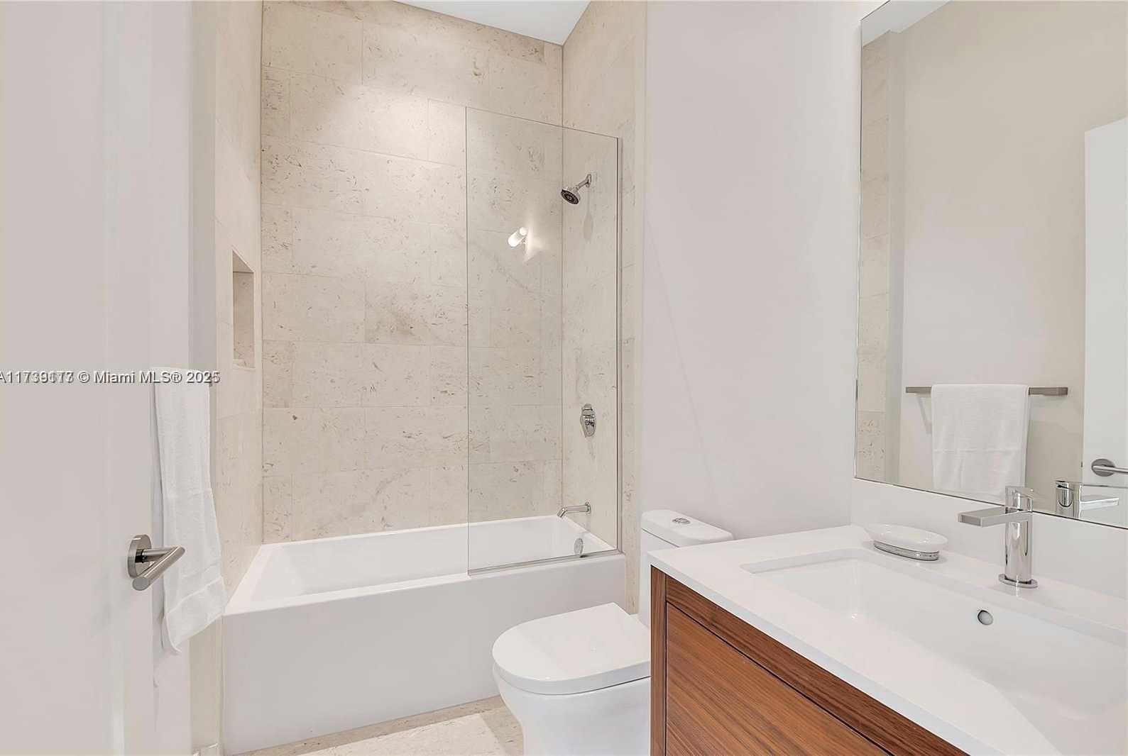 Small Image of 3581 EAST GLENCOE ST #PH605, Coconut Grove Number 16