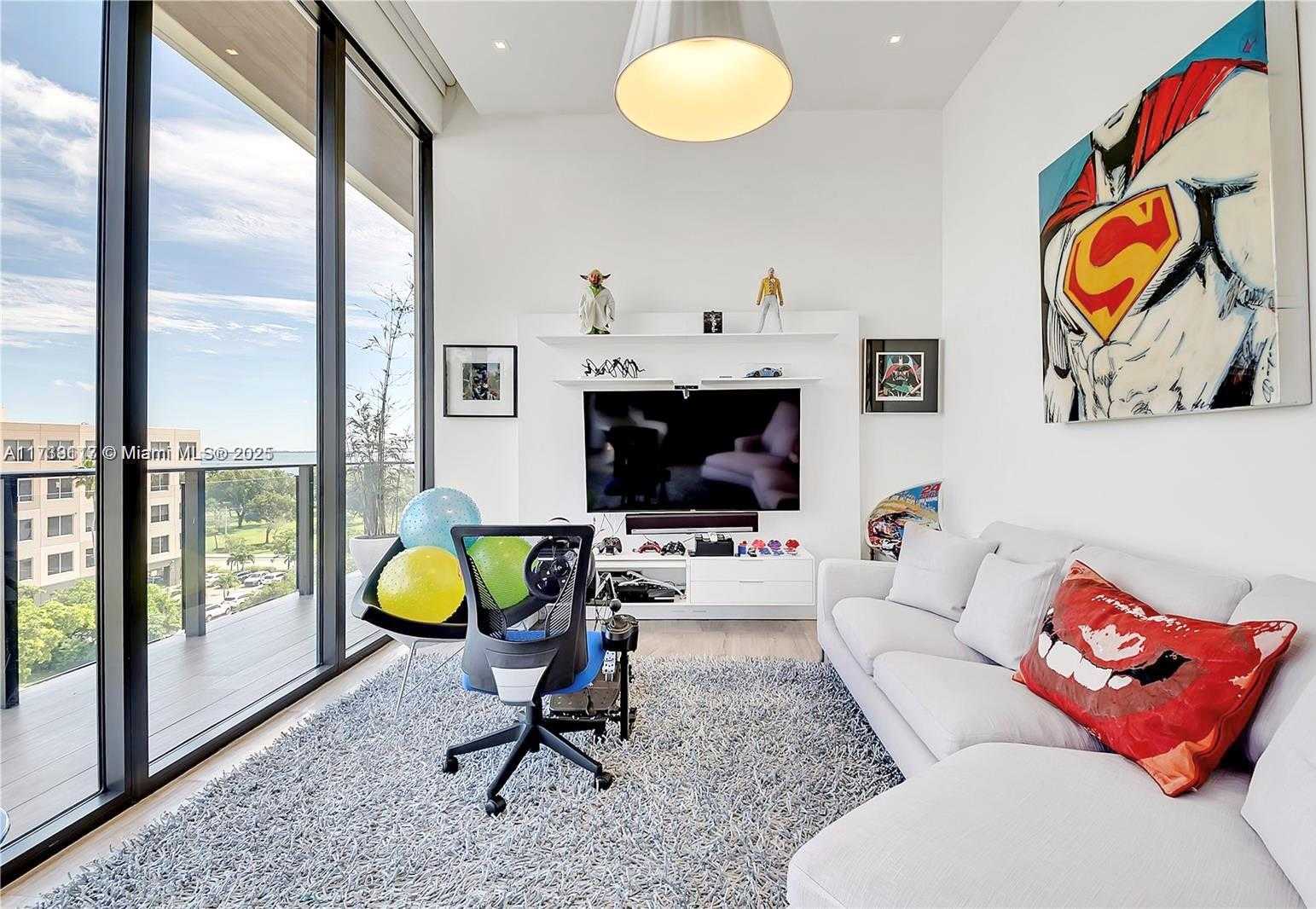 Small Image of 3581 EAST GLENCOE ST #PH605, Coconut Grove Number 9