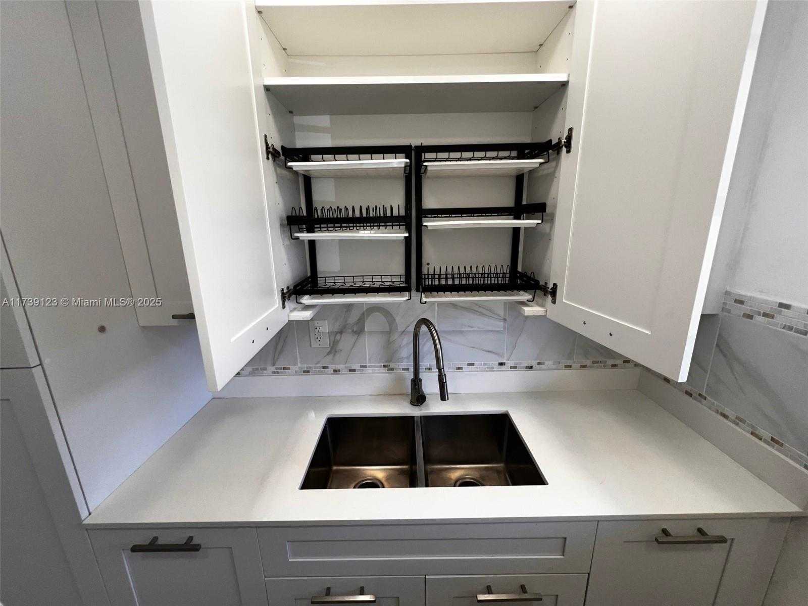 Small Image of 2145 PIERCE ST #105, Hollywood Number 11