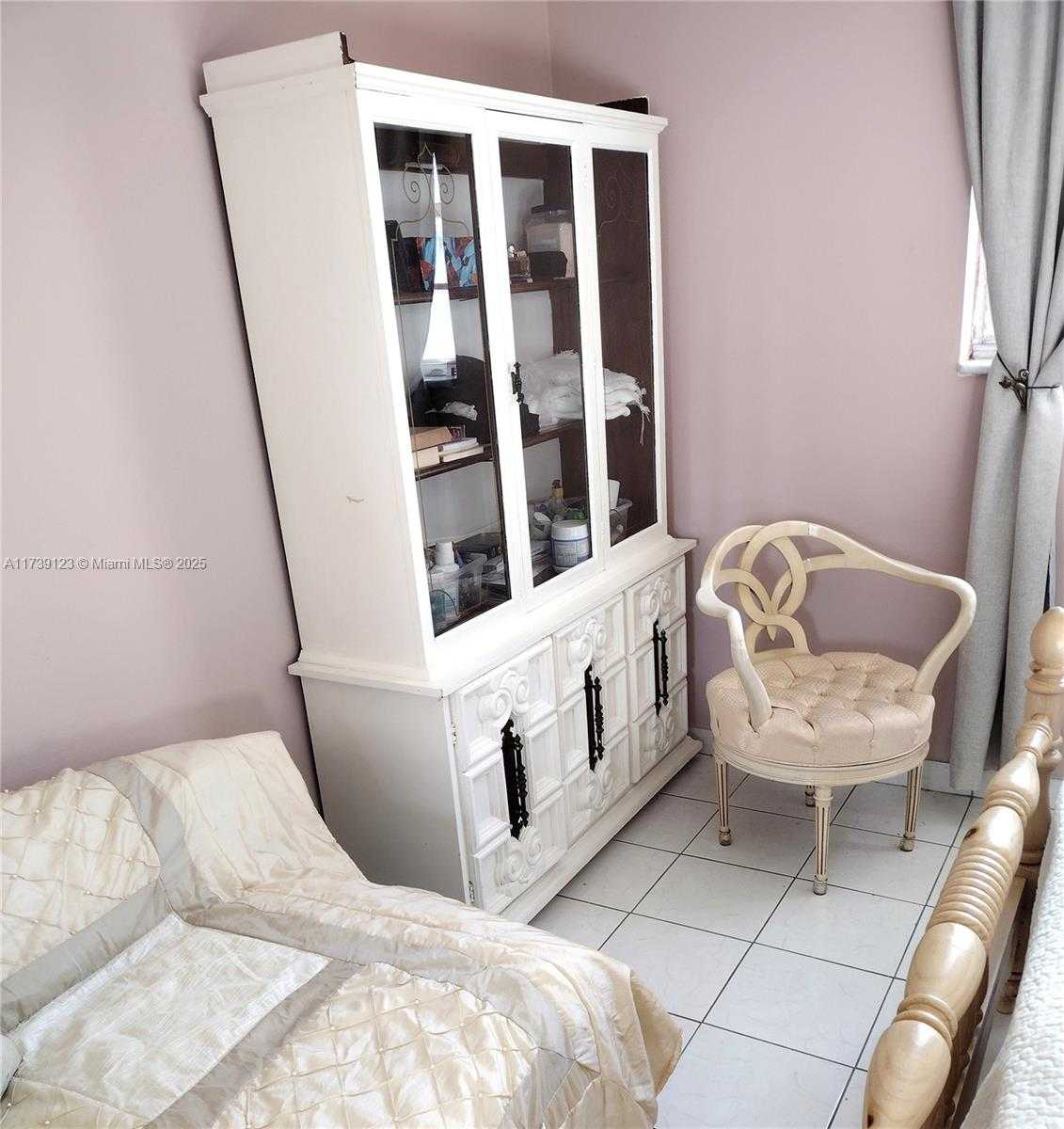 Small Image of 2145 PIERCE ST #105, Hollywood Number 19