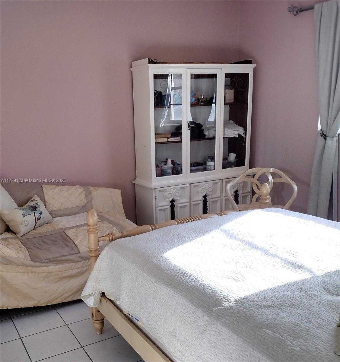 Small Image of 2145 PIERCE ST #105, Hollywood Number 22