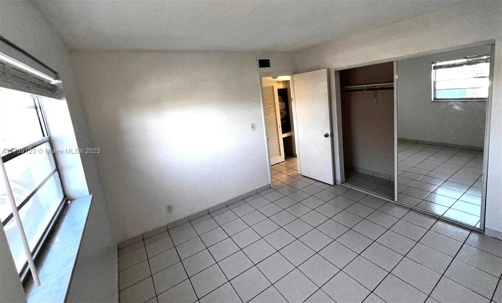 Small Image of 2145 PIERCE ST #105, Hollywood Number 6
