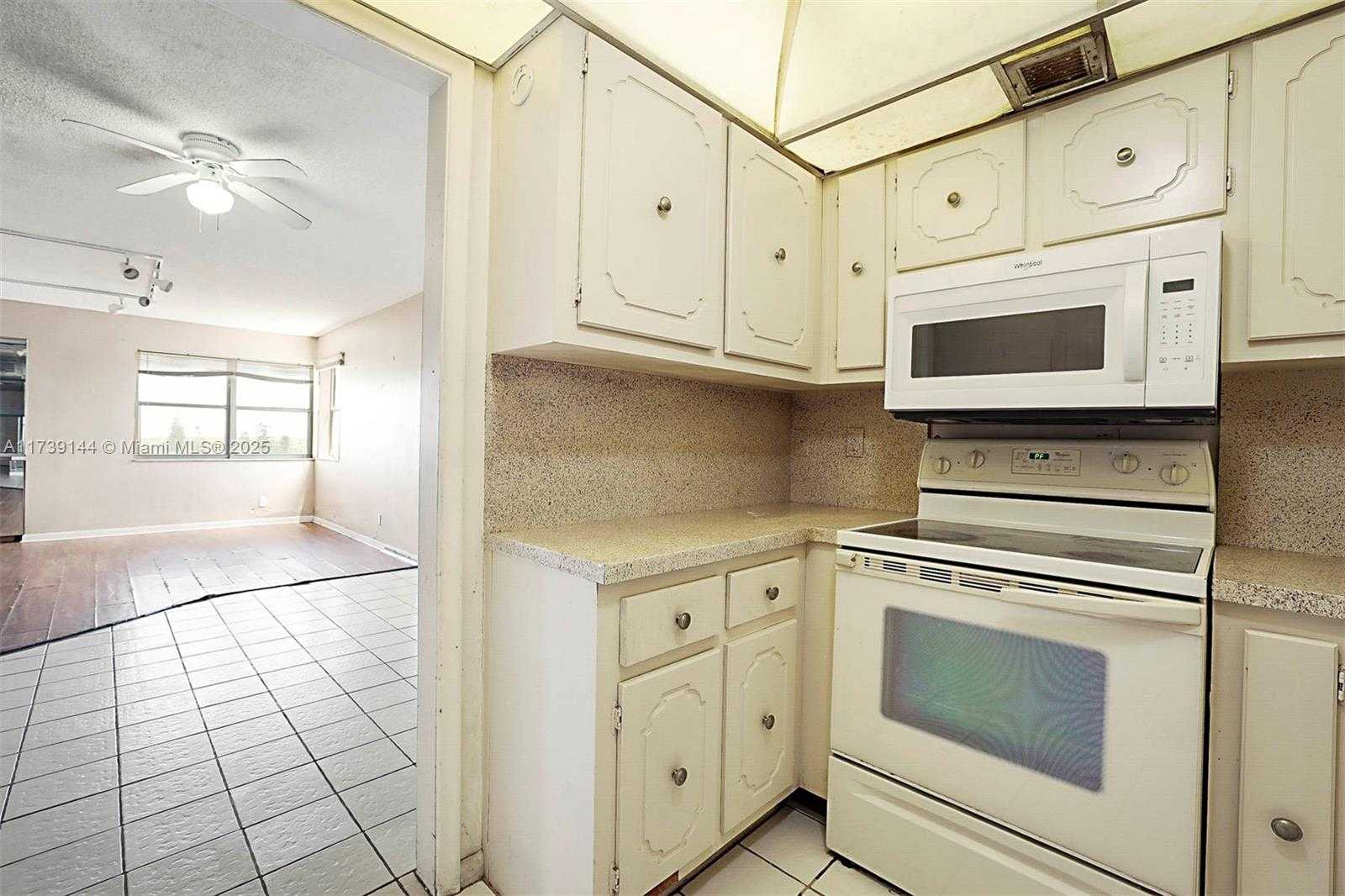 Small Image of 3301 SPANISH MOSS TER #904, Lauderhill Number 11