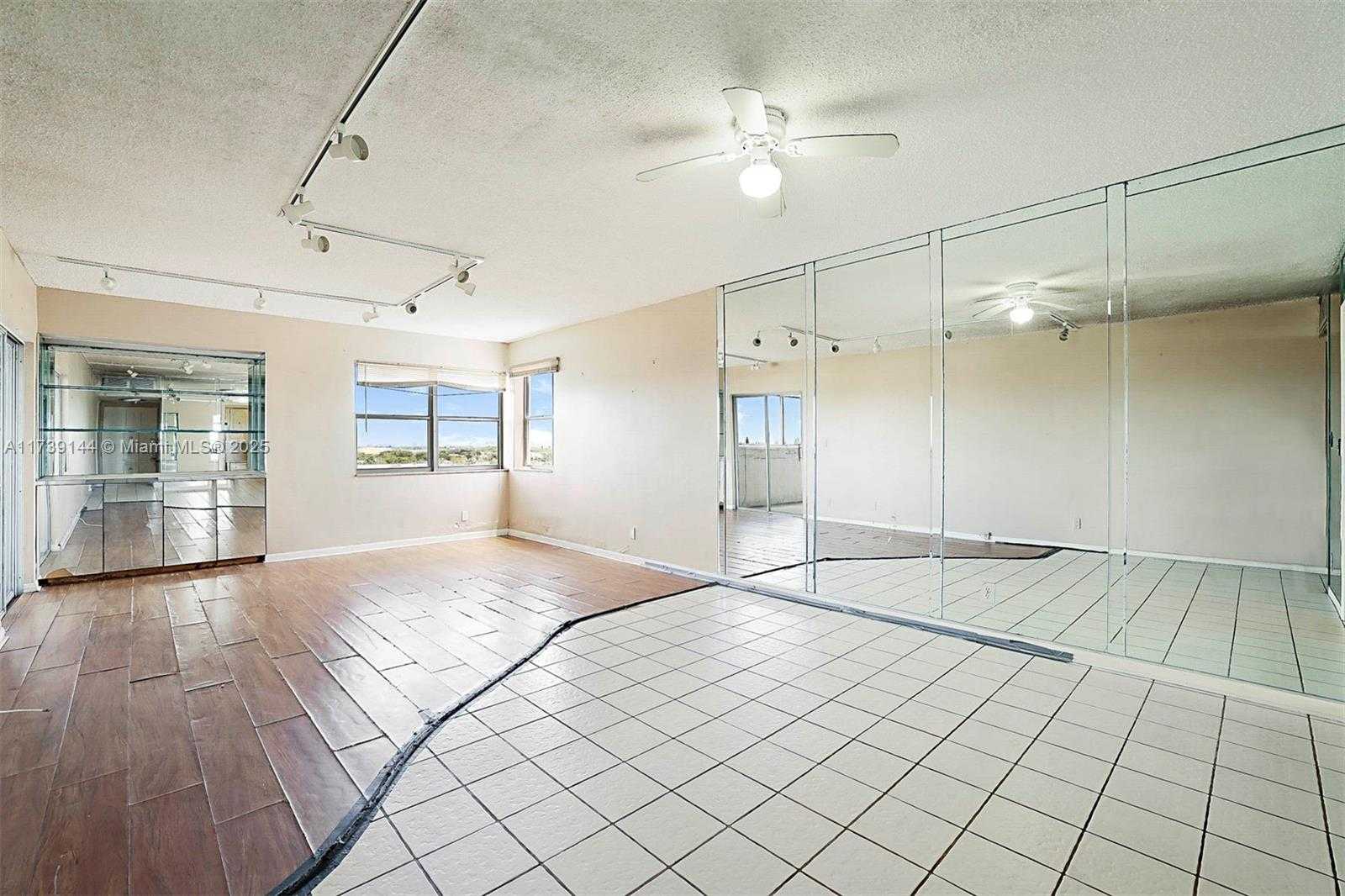 Small Image of 3301 SPANISH MOSS TER #904, Lauderhill Number 3