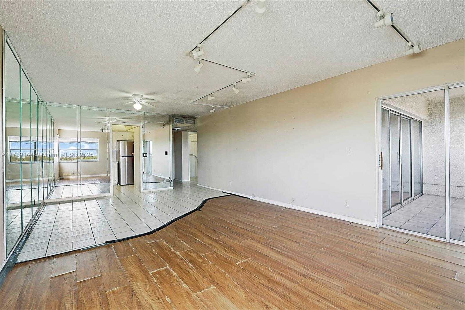 Small Image of 3301 SPANISH MOSS TER #904, Lauderhill Number 4