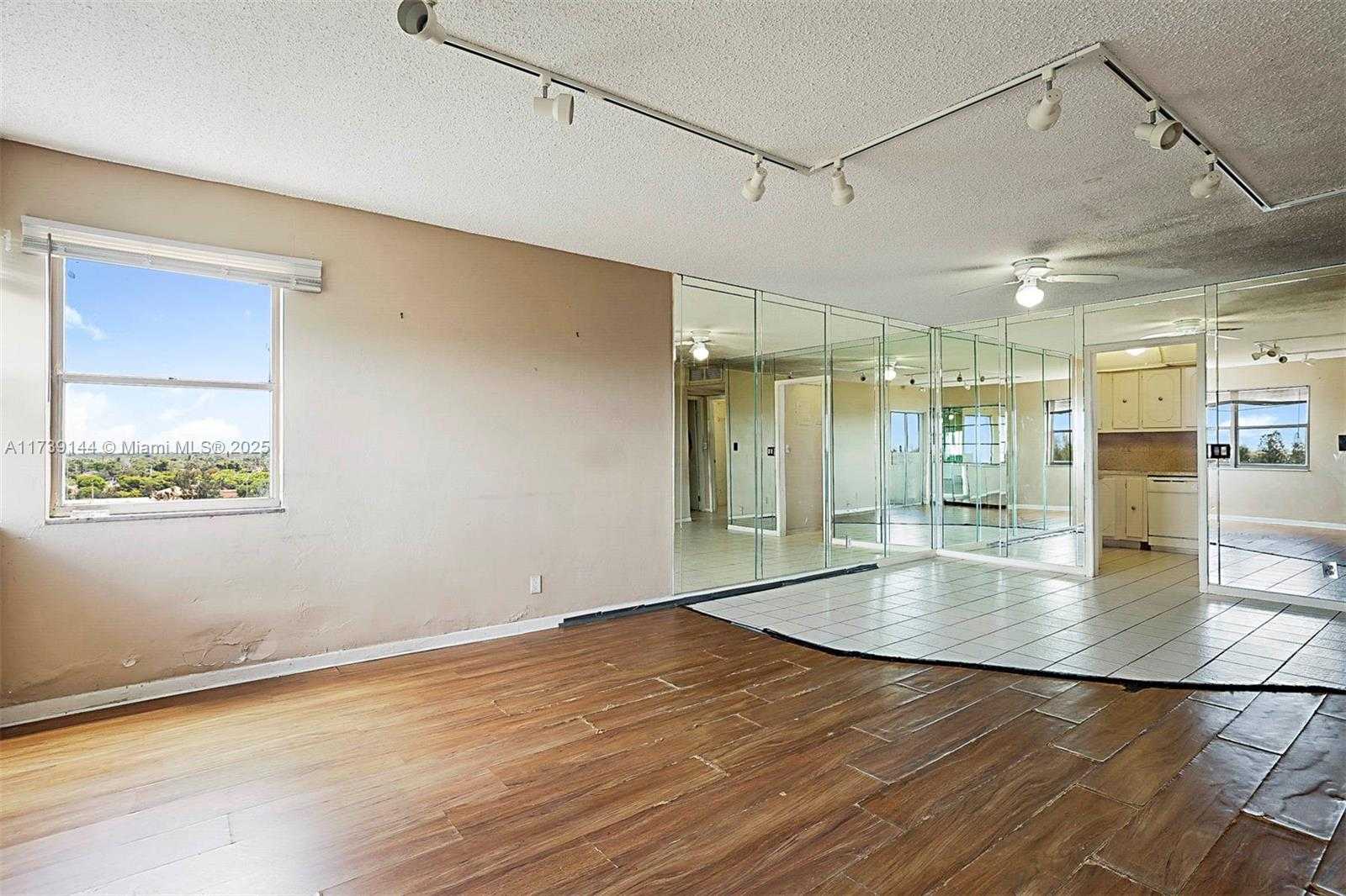 Small Image of 3301 SPANISH MOSS TER #904, Lauderhill Number 5