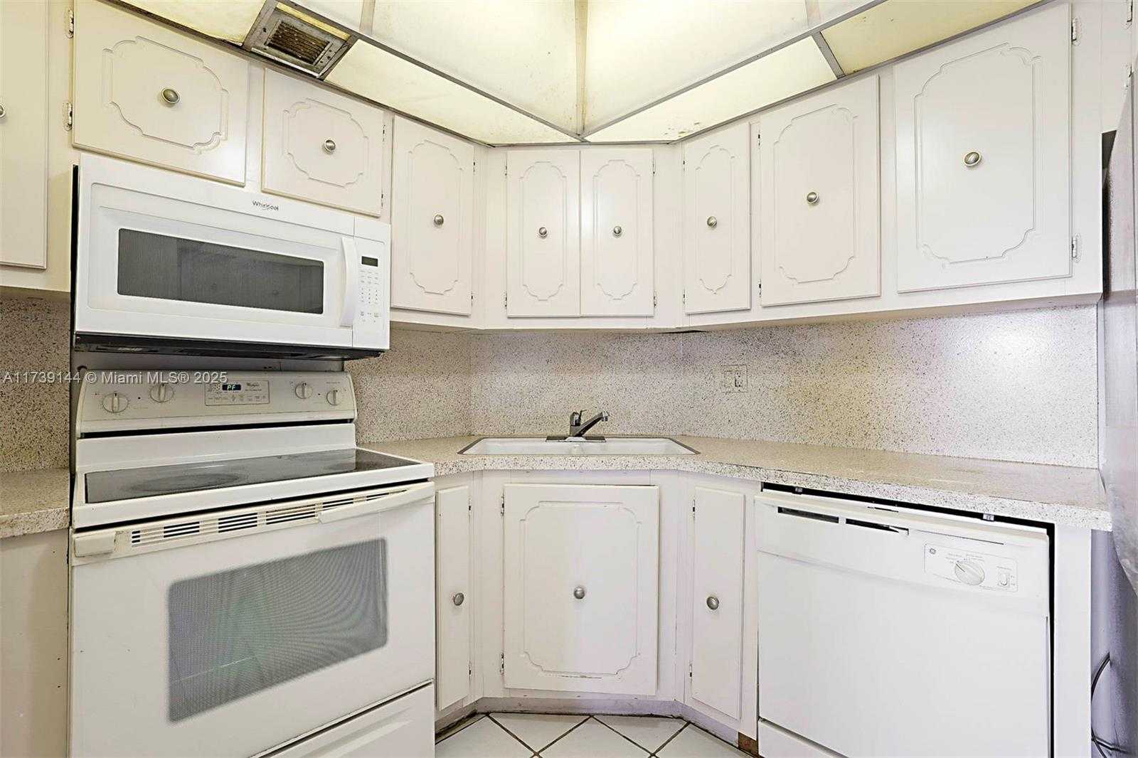 Small Image of 3301 SPANISH MOSS TER #904, Lauderhill Number 8
