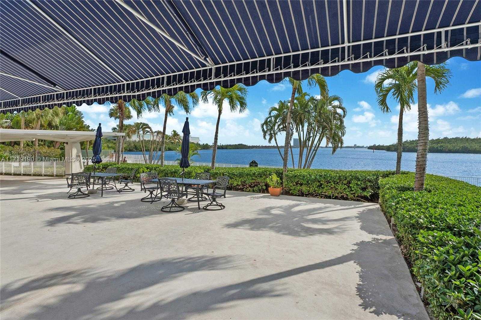 Small Image of 500 BAYVIEW DR #517, Sunny Isles Beach Number 14