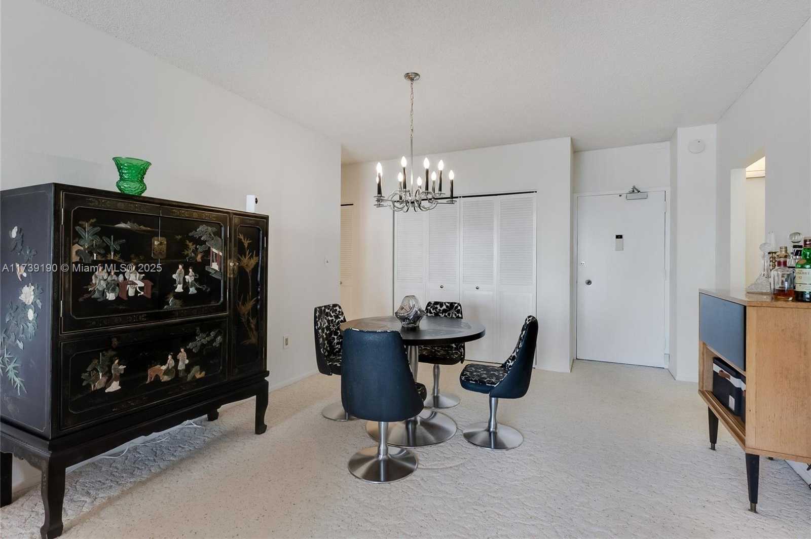 Small Image of 500 BAYVIEW DR #517, Sunny Isles Beach Number 8