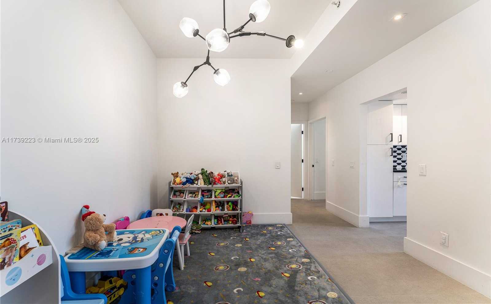 Small Image of 21205 YACHT CLUB DRIVE #304, Aventura Number 13