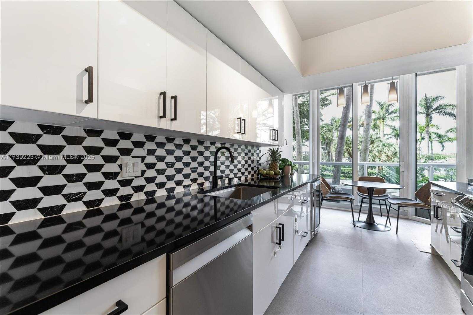 Small Image of 21205 YACHT CLUB DRIVE #304, Aventura Number 16