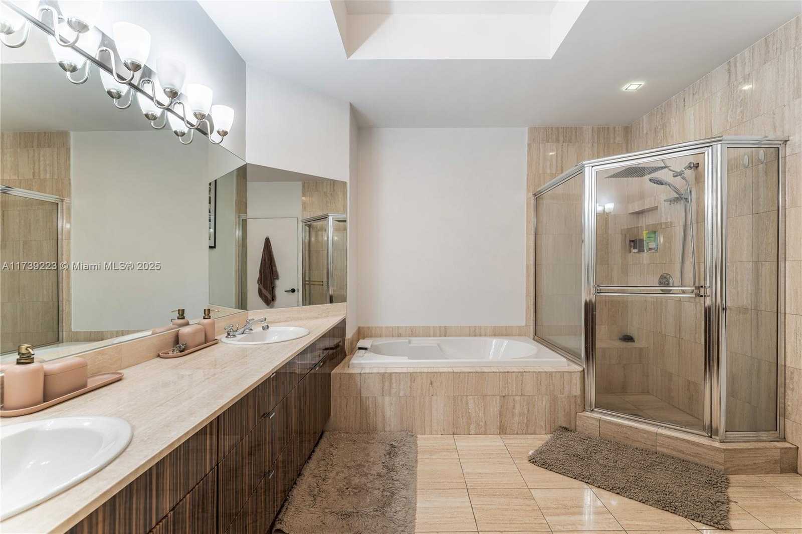 Small Image of 21205 YACHT CLUB DRIVE #304, Aventura Number 22