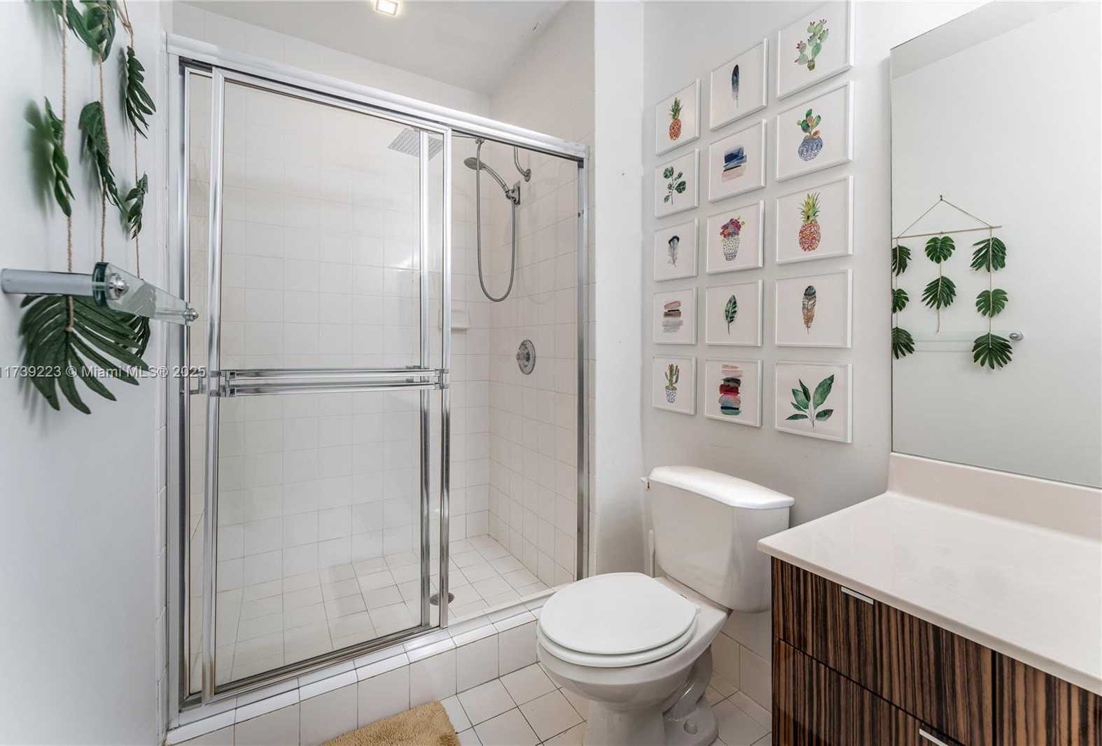Small Image of 21205 YACHT CLUB DRIVE #304, Aventura Number 27