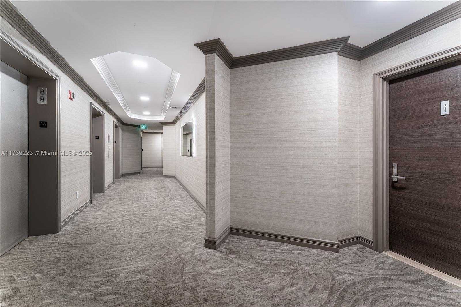 Small Image of 21205 YACHT CLUB DRIVE #304, Aventura Number 3