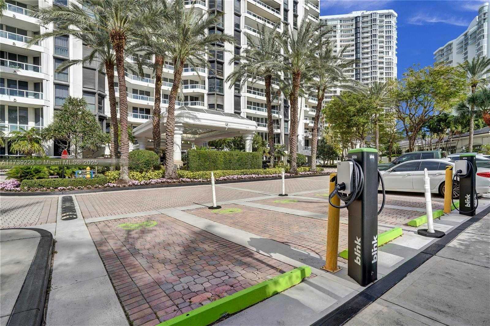 Small Image of 21205 YACHT CLUB DRIVE #304, Aventura Number 34