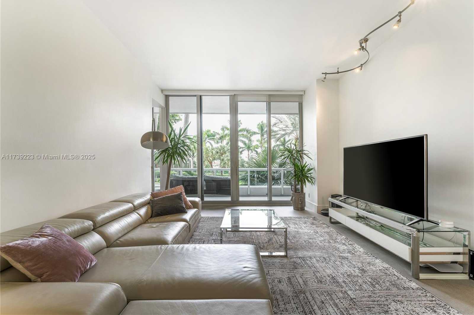 Small Image of 21205 YACHT CLUB DRIVE #304, Aventura Number 5