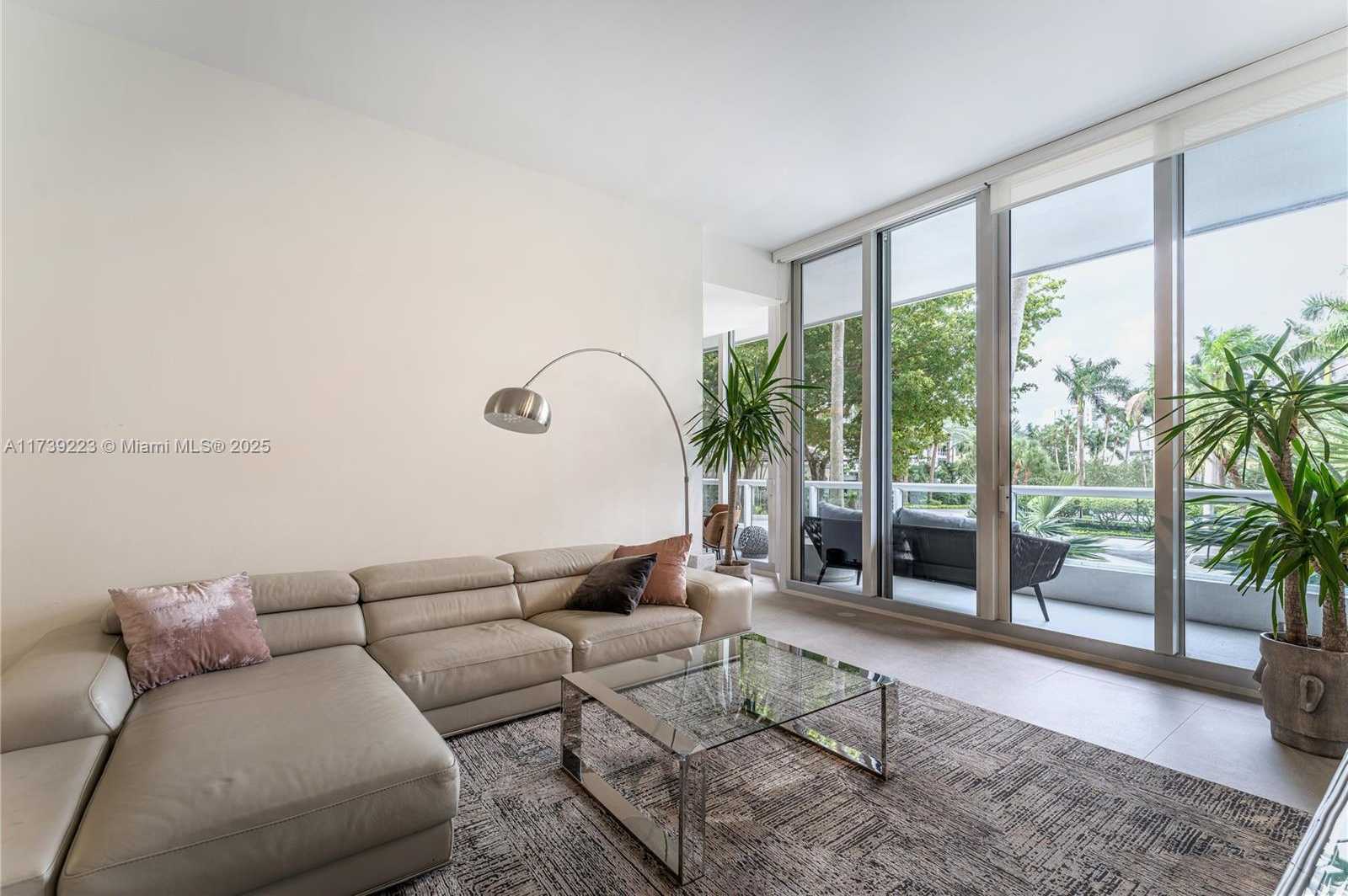 Small Image of 21205 YACHT CLUB DRIVE #304, Aventura Number 6