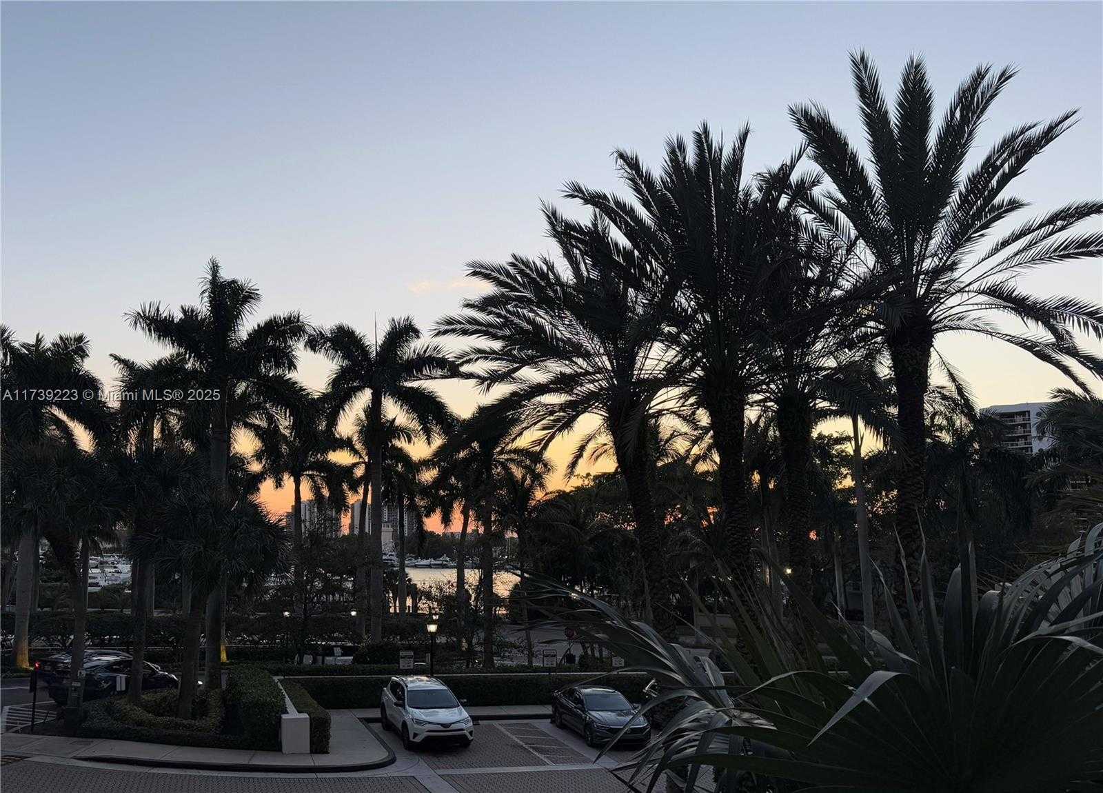 Small Image of 21205 YACHT CLUB DRIVE #304, Aventura Number 8