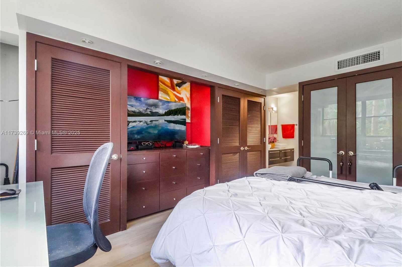 Small Image of 101 OCEAN LANE DR #1017, Key Biscayne Number 11