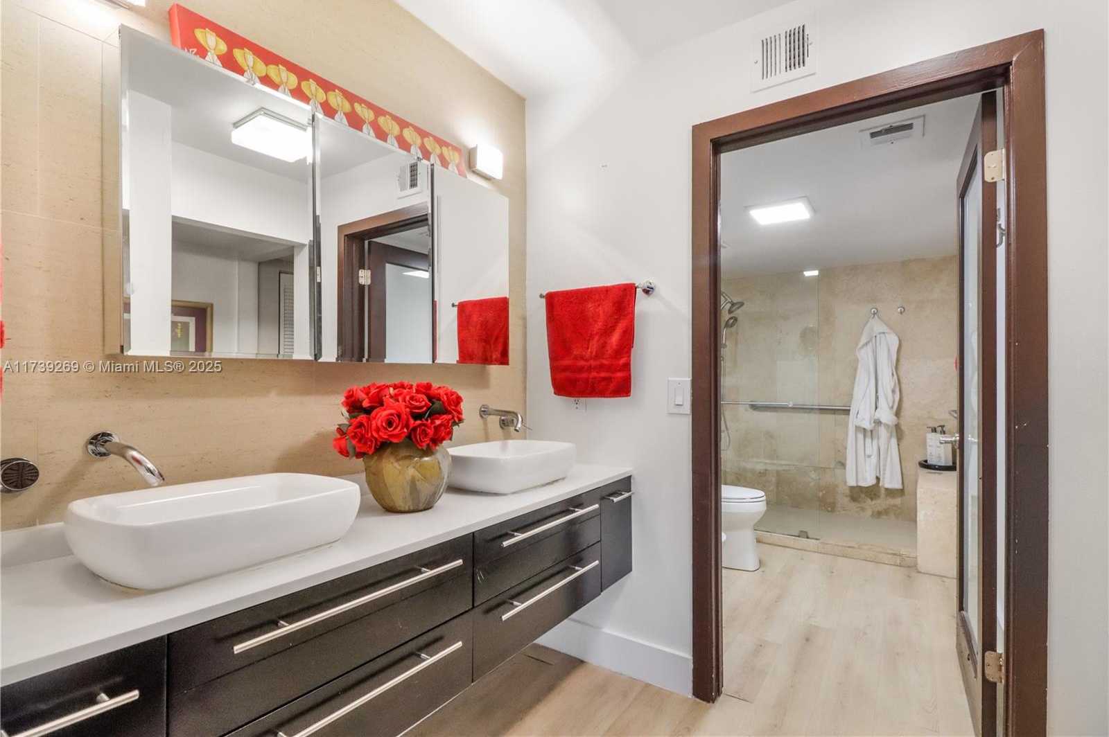 Small Image of 101 OCEAN LANE DR #1017, Key Biscayne Number 13