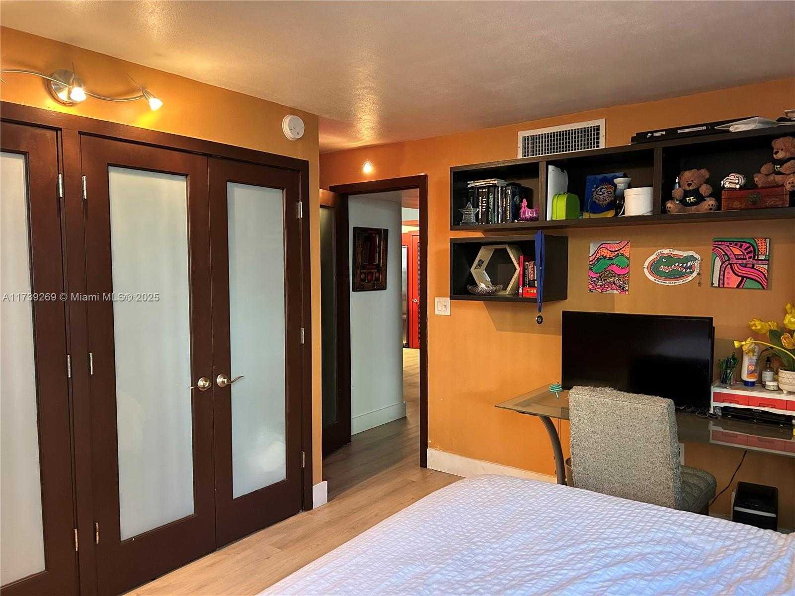 Small Image of 101 OCEAN LANE DR #1017, Key Biscayne Number 15