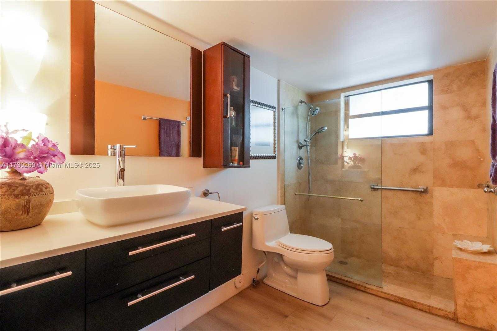 Small Image of 101 OCEAN LANE DR #1017, Key Biscayne Number 19