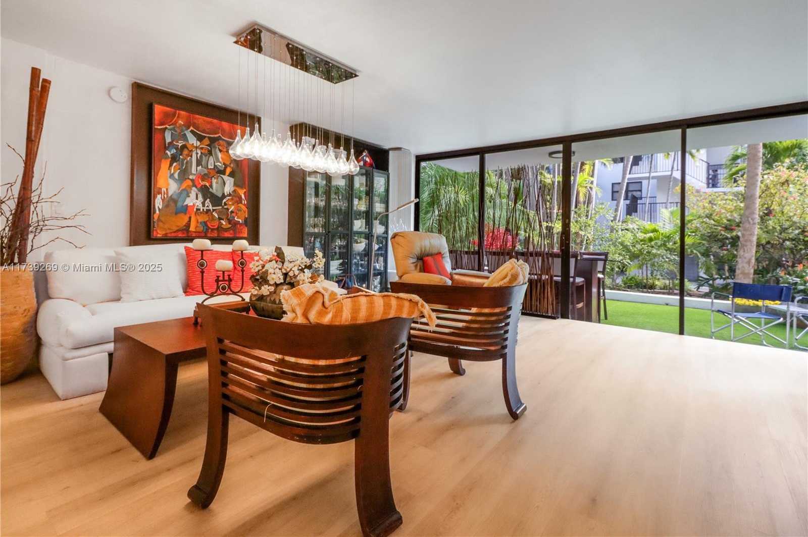 Small Image of 101 OCEAN LANE DR #1017, Key Biscayne Number 2
