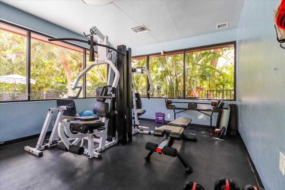 Small Image of 101 OCEAN LANE DR #1017, Key Biscayne Number 37