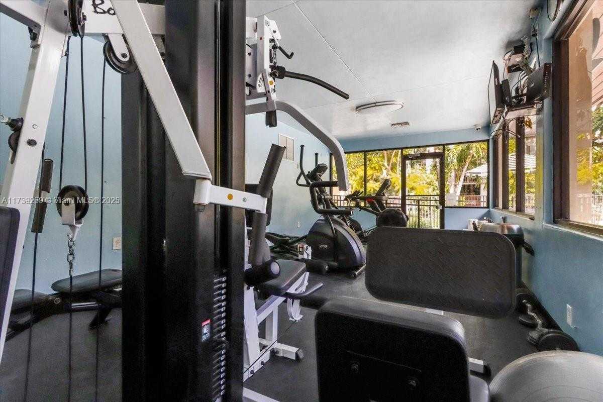 Small Image of 101 OCEAN LANE DR #1017, Key Biscayne Number 38
