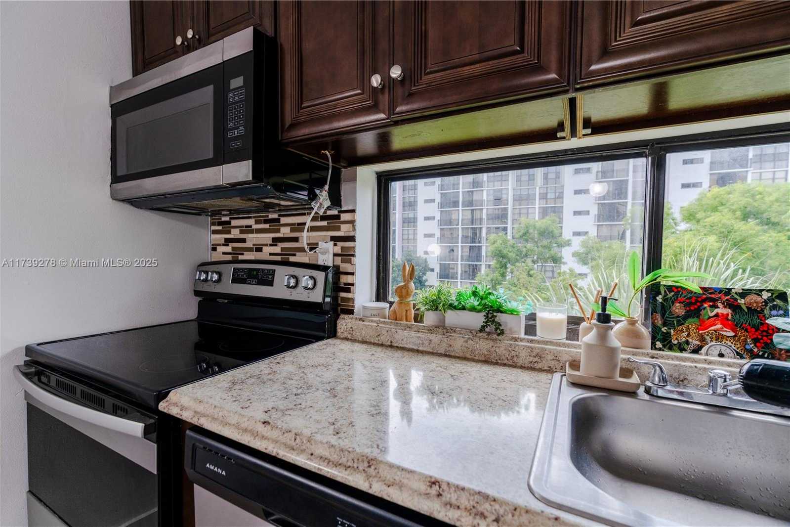 Small Image of 17021 NORTH BAY RD #526, Sunny Isles Beach Number 13