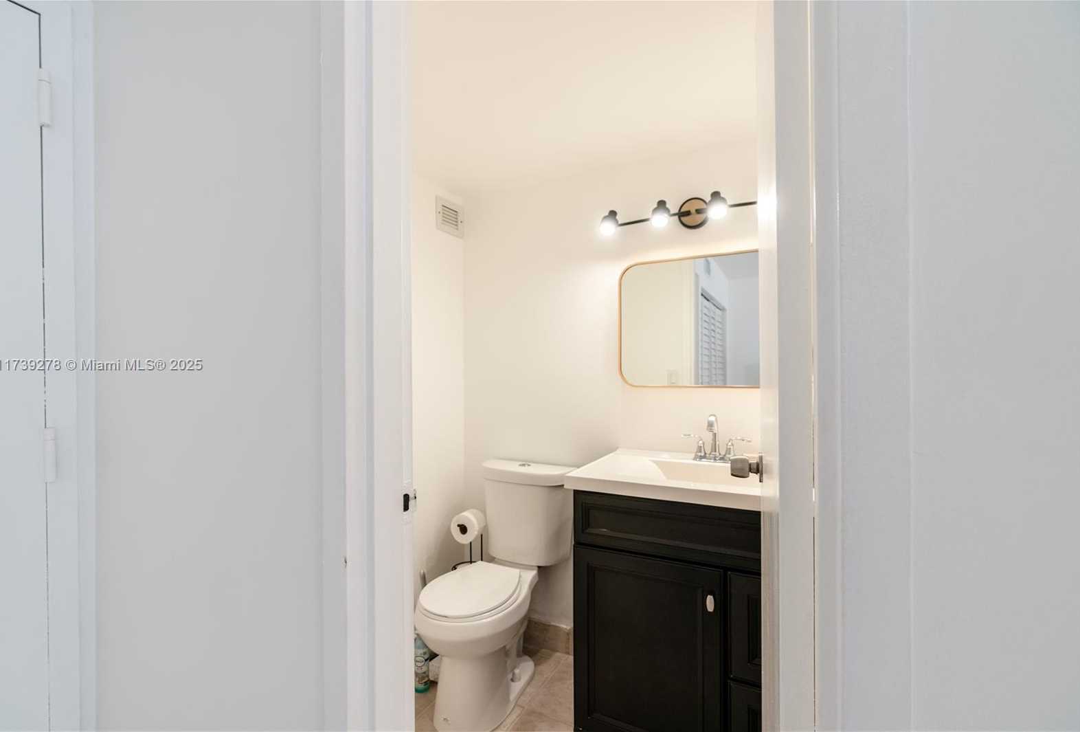 Small Image of 17021 NORTH BAY RD #526, Sunny Isles Beach Number 16