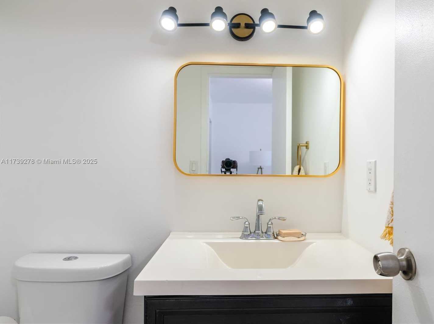 Small Image of 17021 NORTH BAY RD #526, Sunny Isles Beach Number 17
