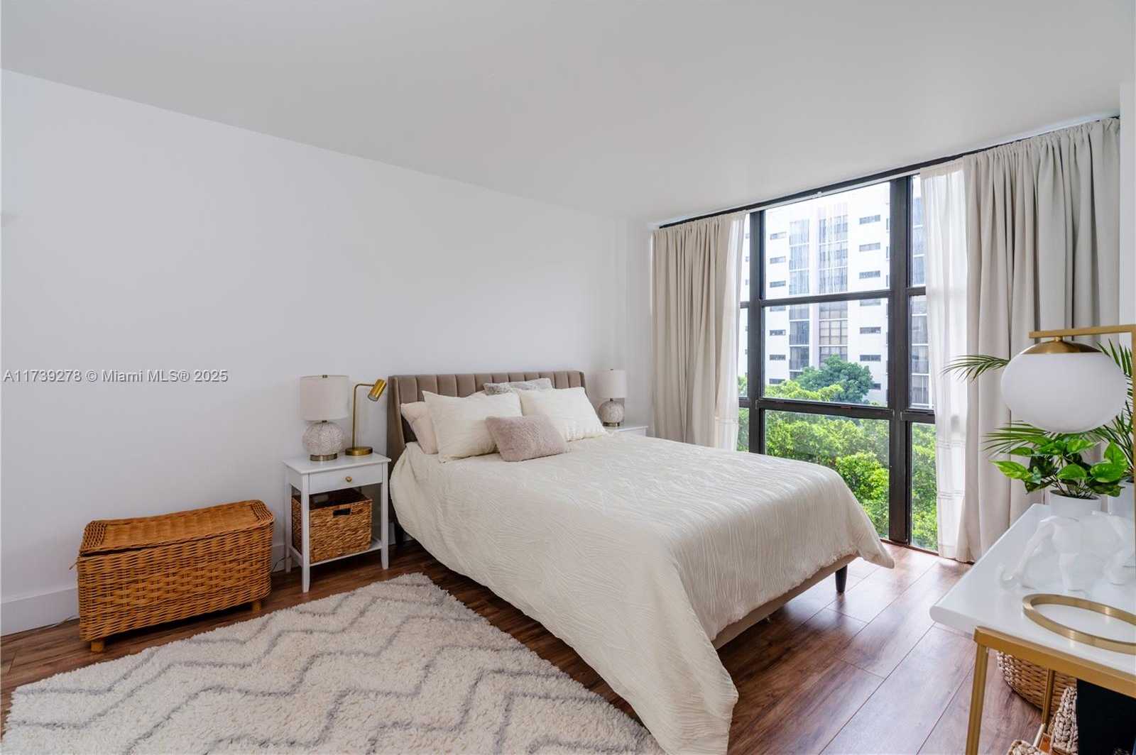 Small Image of 17021 NORTH BAY RD #526, Sunny Isles Beach Number 21