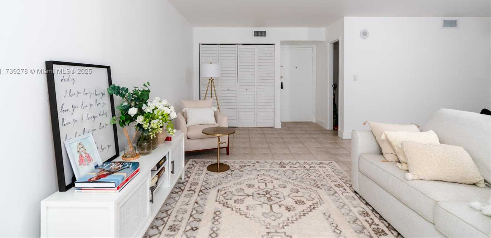 Small Image of 17021 NORTH BAY RD #526, Sunny Isles Beach Number 3