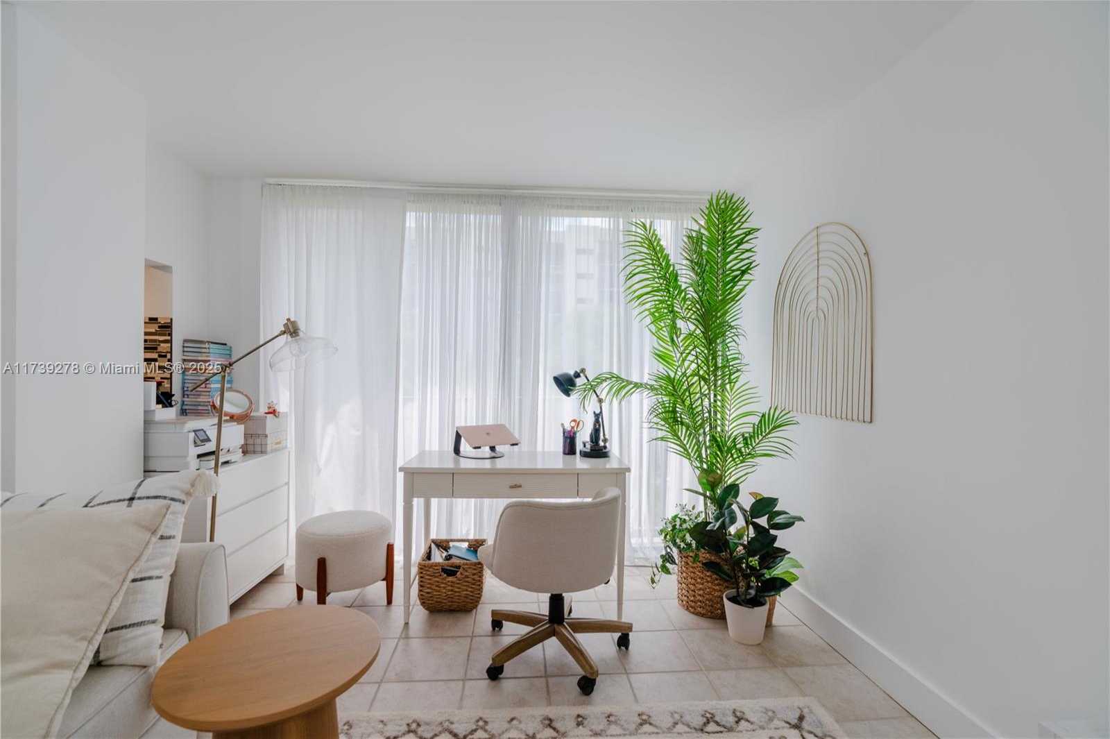 Small Image of 17021 NORTH BAY RD #526, Sunny Isles Beach Number 4