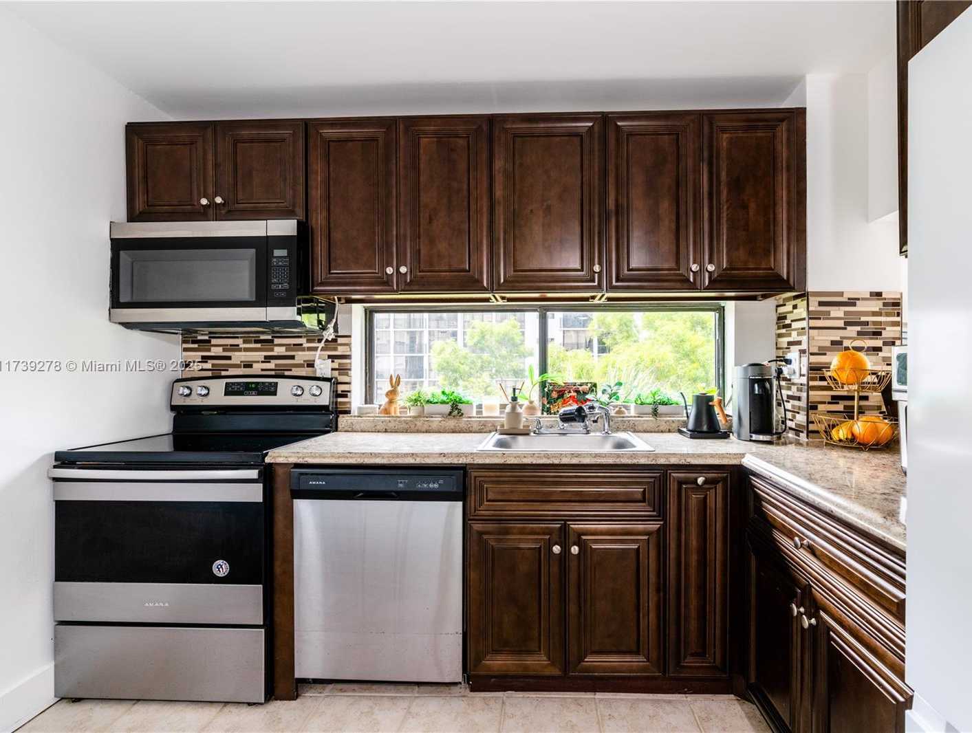 Small Image of 17021 NORTH BAY RD #526, Sunny Isles Beach Number 9