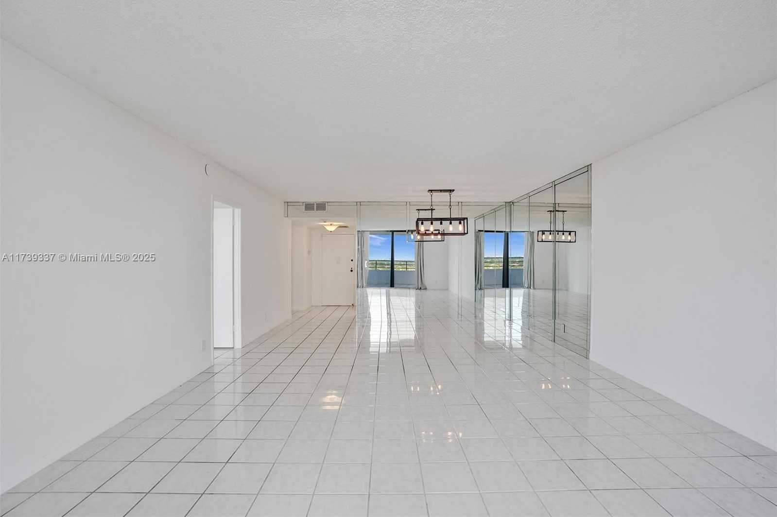 Small Image of 2500 PARKVIEW DR #1811, Hallandale Beach Number 12