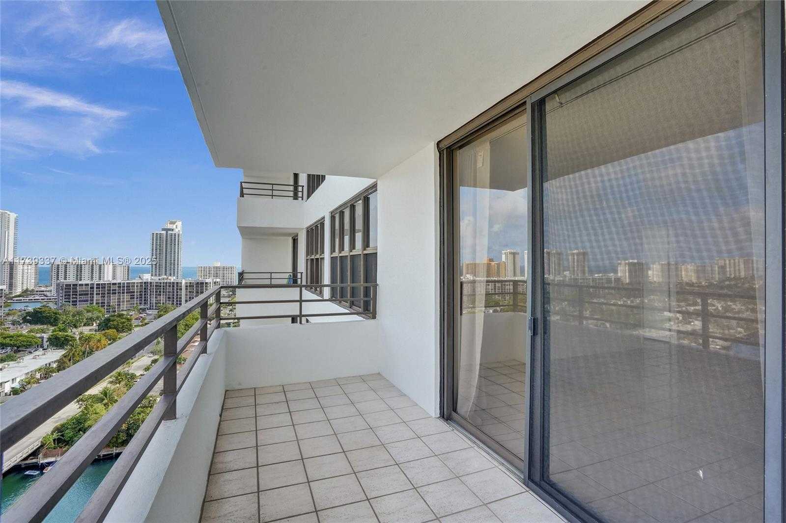 Small Image of 2500 PARKVIEW DR #1811, Hallandale Beach Number 14