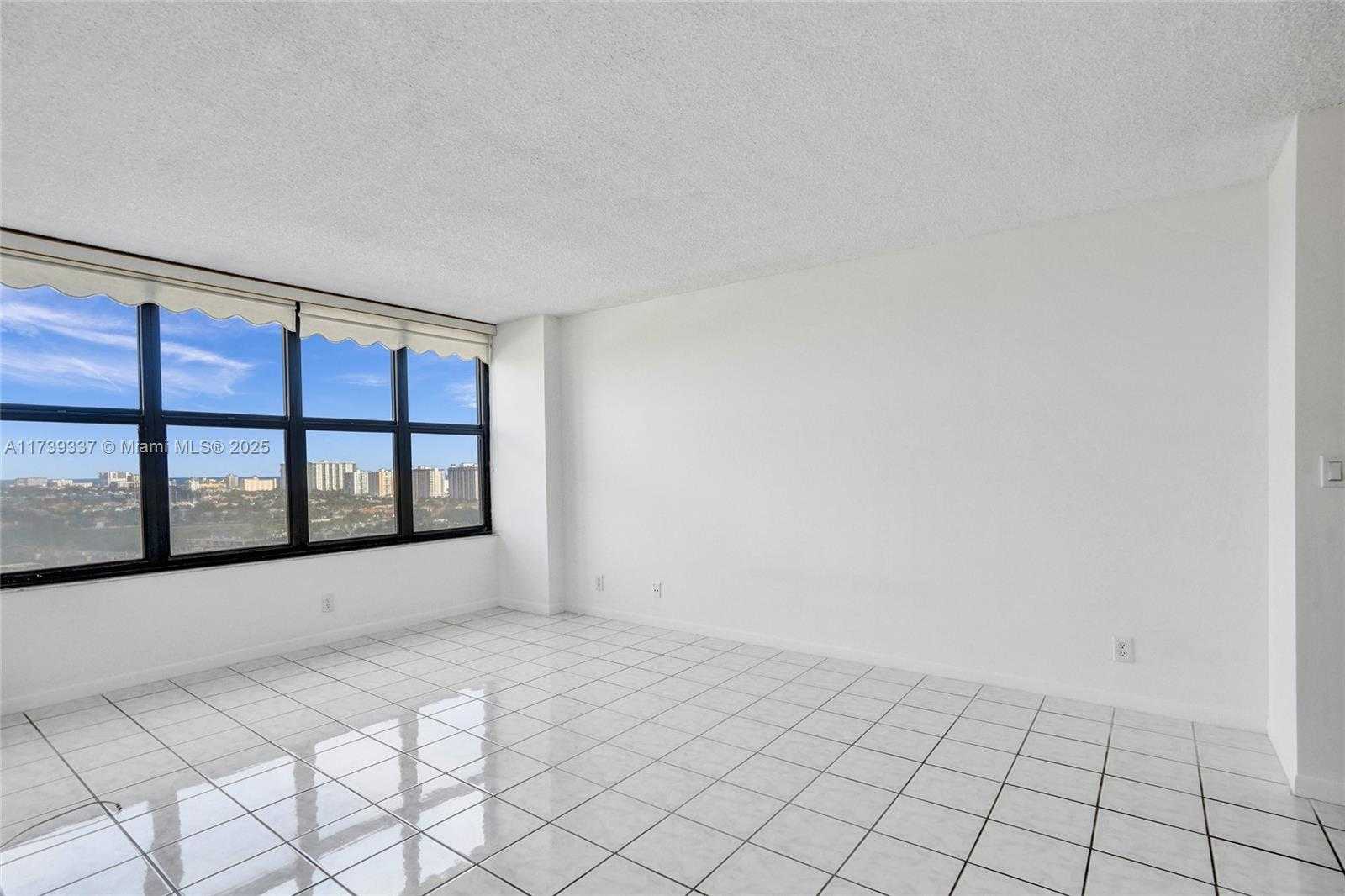 Small Image of 2500 PARKVIEW DR #1811, Hallandale Beach Number 16