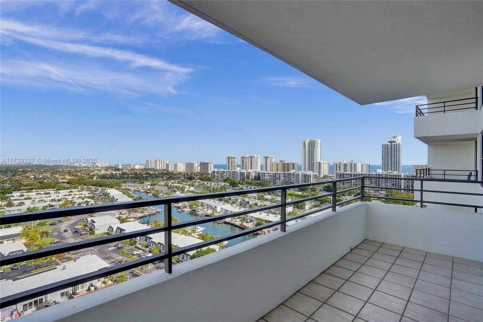 Small Image of 2500 PARKVIEW DR #1811, Hallandale Beach Number 2