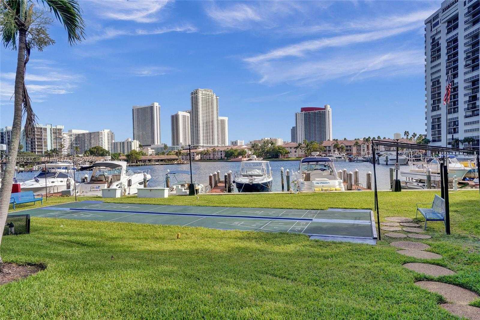 Small Image of 2500 PARKVIEW DR #1811, Hallandale Beach Number 26