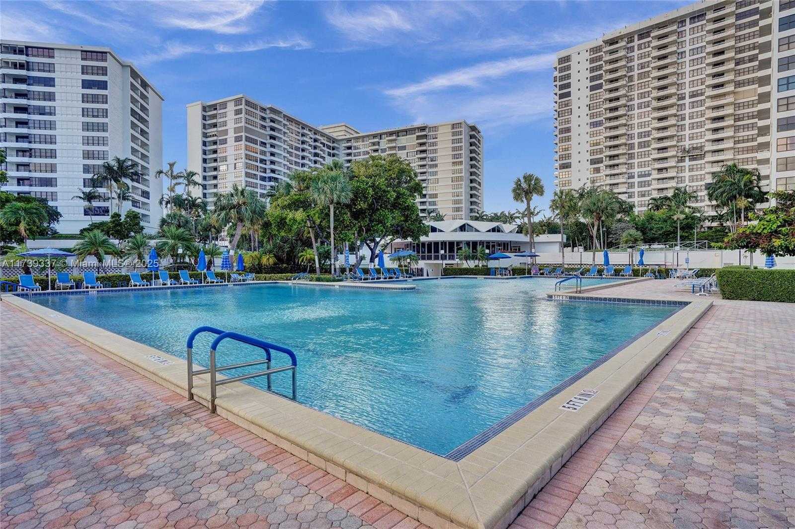 Small Image of 2500 PARKVIEW DR #1811, Hallandale Beach Number 28