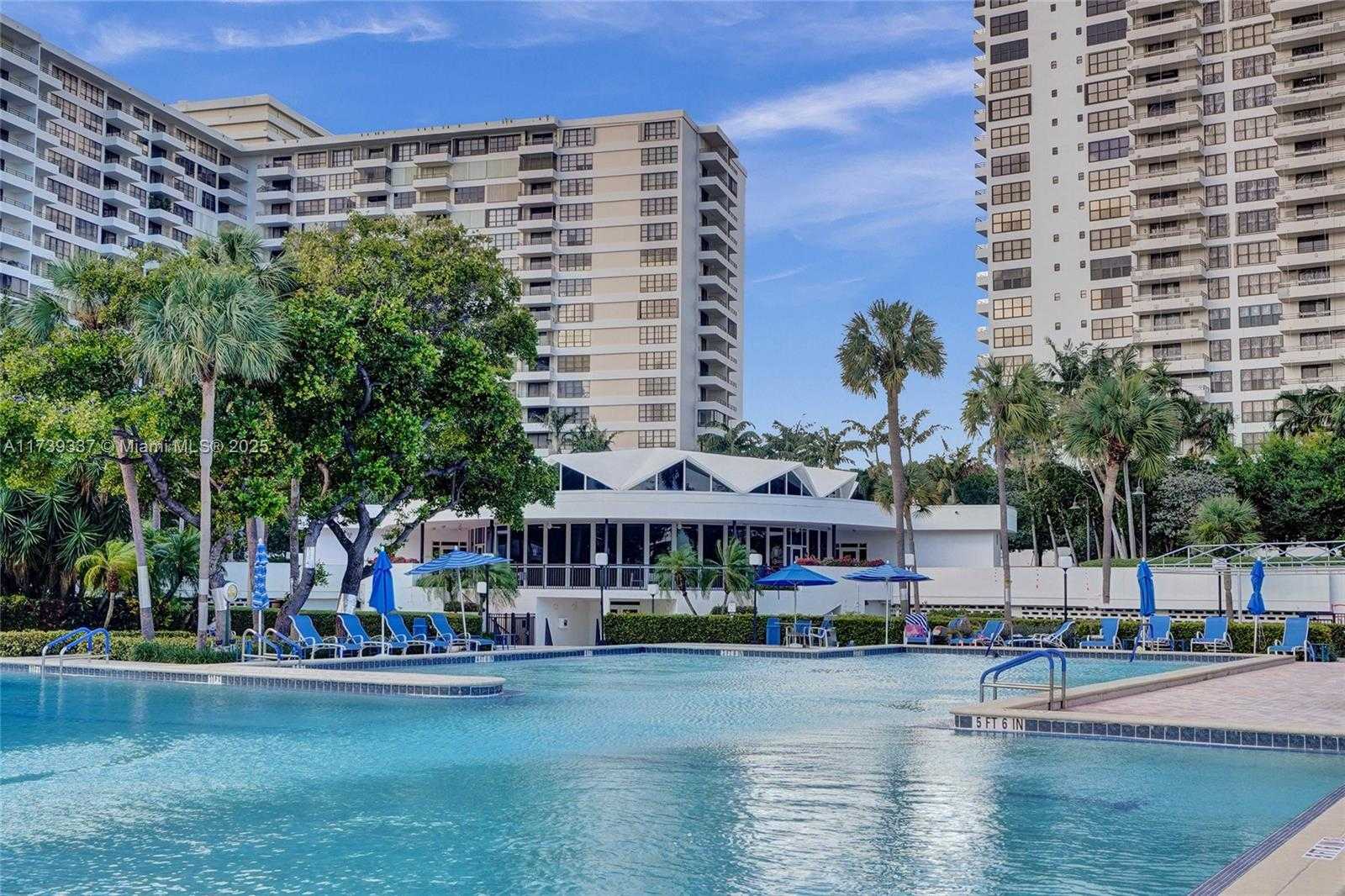 Small Image of 2500 PARKVIEW DR #1811, Hallandale Beach Number 29