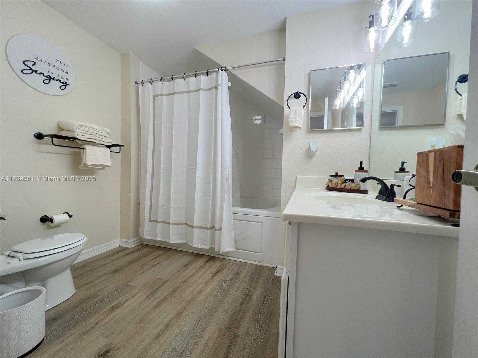 Small Image of 4003 SANTA MARIA DRIVE #101, Kissimmee Number 4