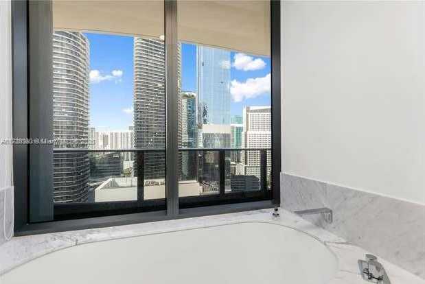Small Image of 1000 BRICKELL PLZ #2615, Miami Number 28