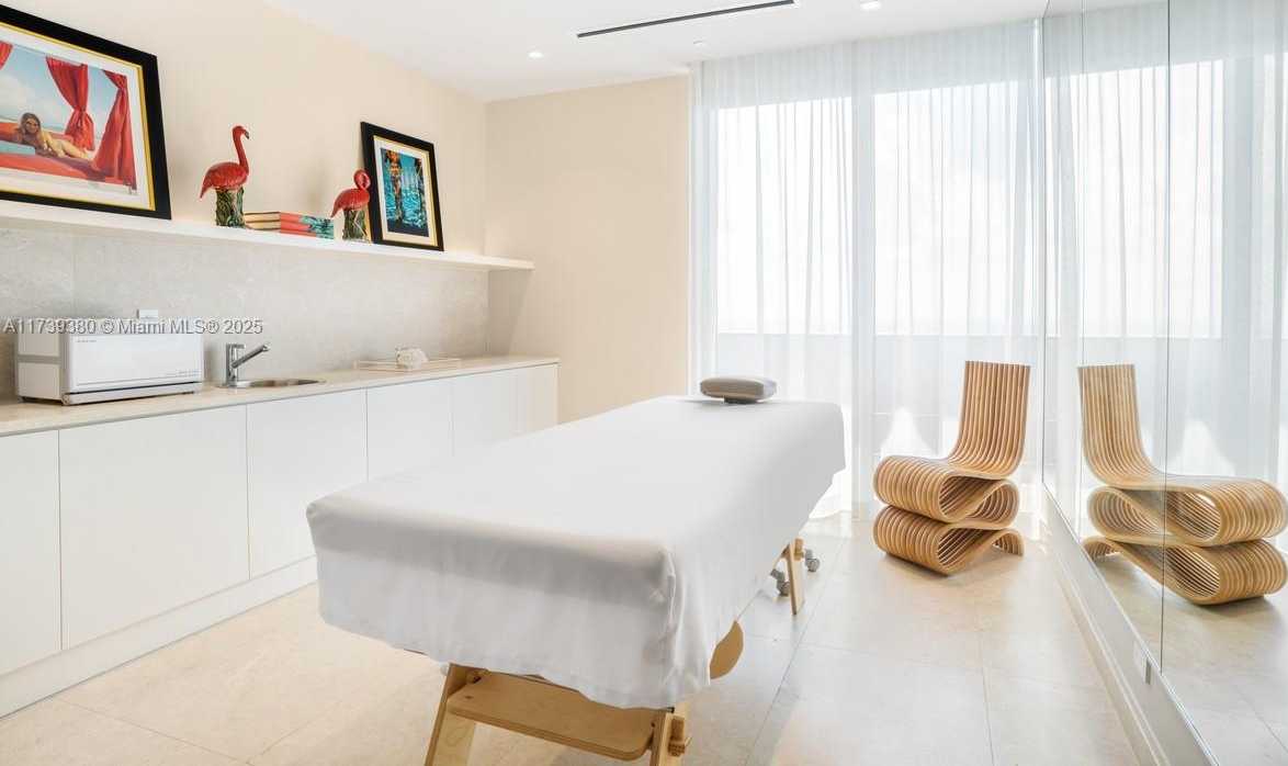 Small Image of 1000 BRICKELL PLZ #2615, Miami Number 43